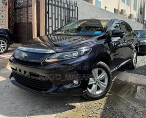 Toyota Harrier 2.0 2016 Maroon