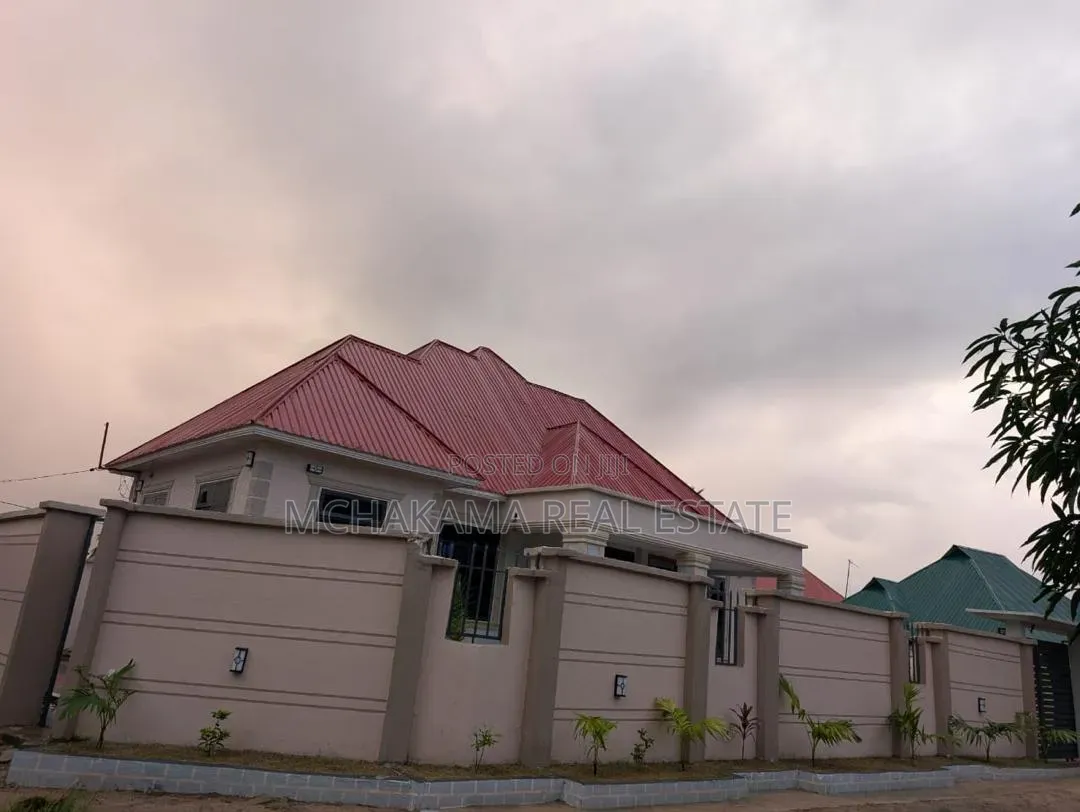 3bdrm House in Mchakama Real Estate, Mbagala for sale