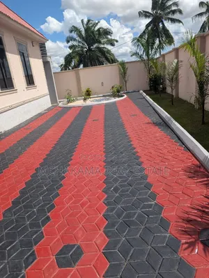 3bdrm House in Mchakama Real Estate, Mbagala for sale
