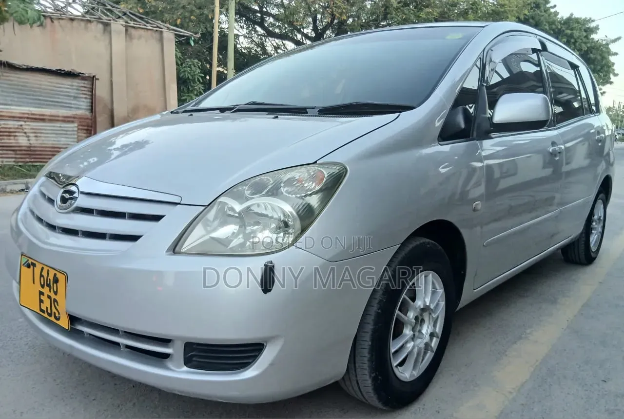 Toyota Corolla Spacio 2004 Silver