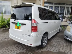 Toyota Noah 2009 White