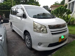 Toyota Noah 2009 White
