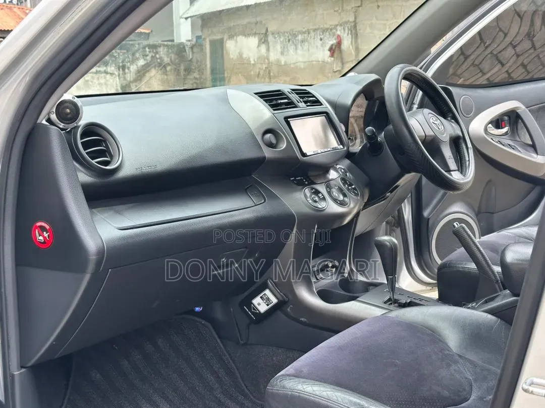 Toyota Vanguard 2009 Silver