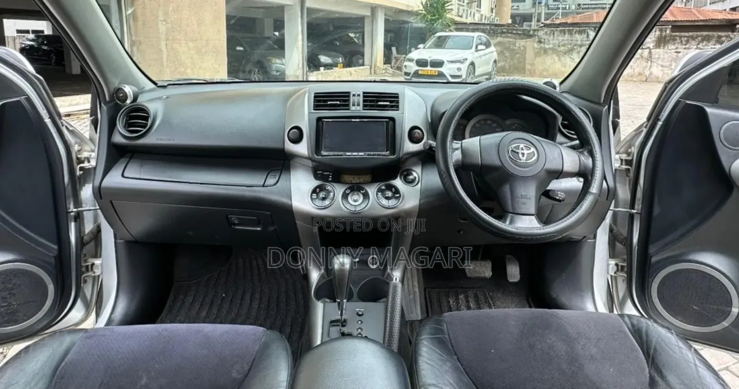 Toyota Vanguard 2009 Silver