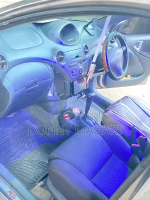 Toyota Vitz 2005 Silver