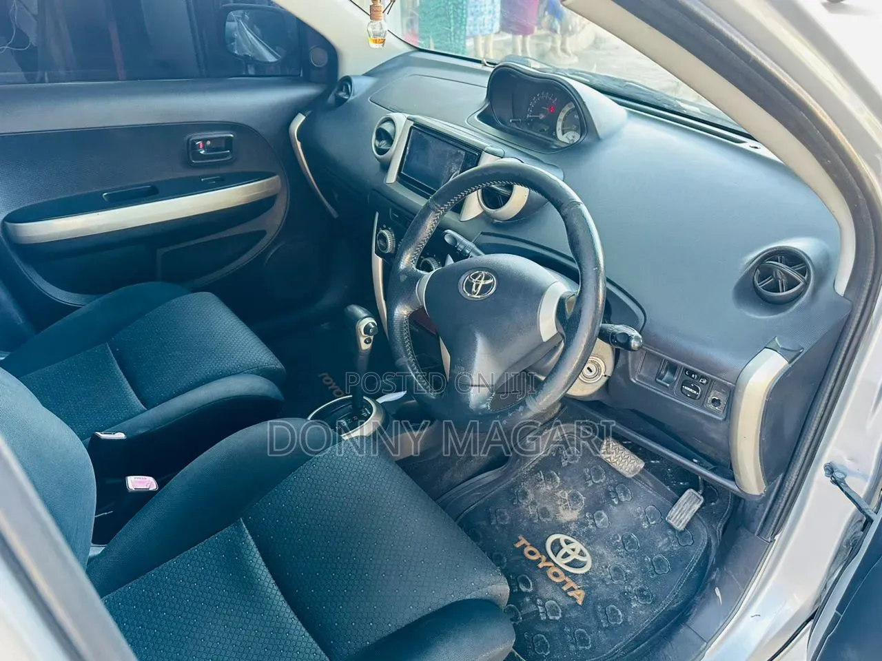 Toyota IST 2005 Silver