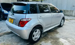 Toyota IST 2005 Silver