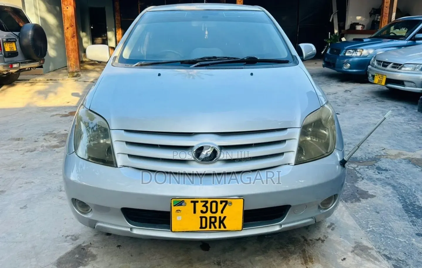 Toyota IST 2005 Silver