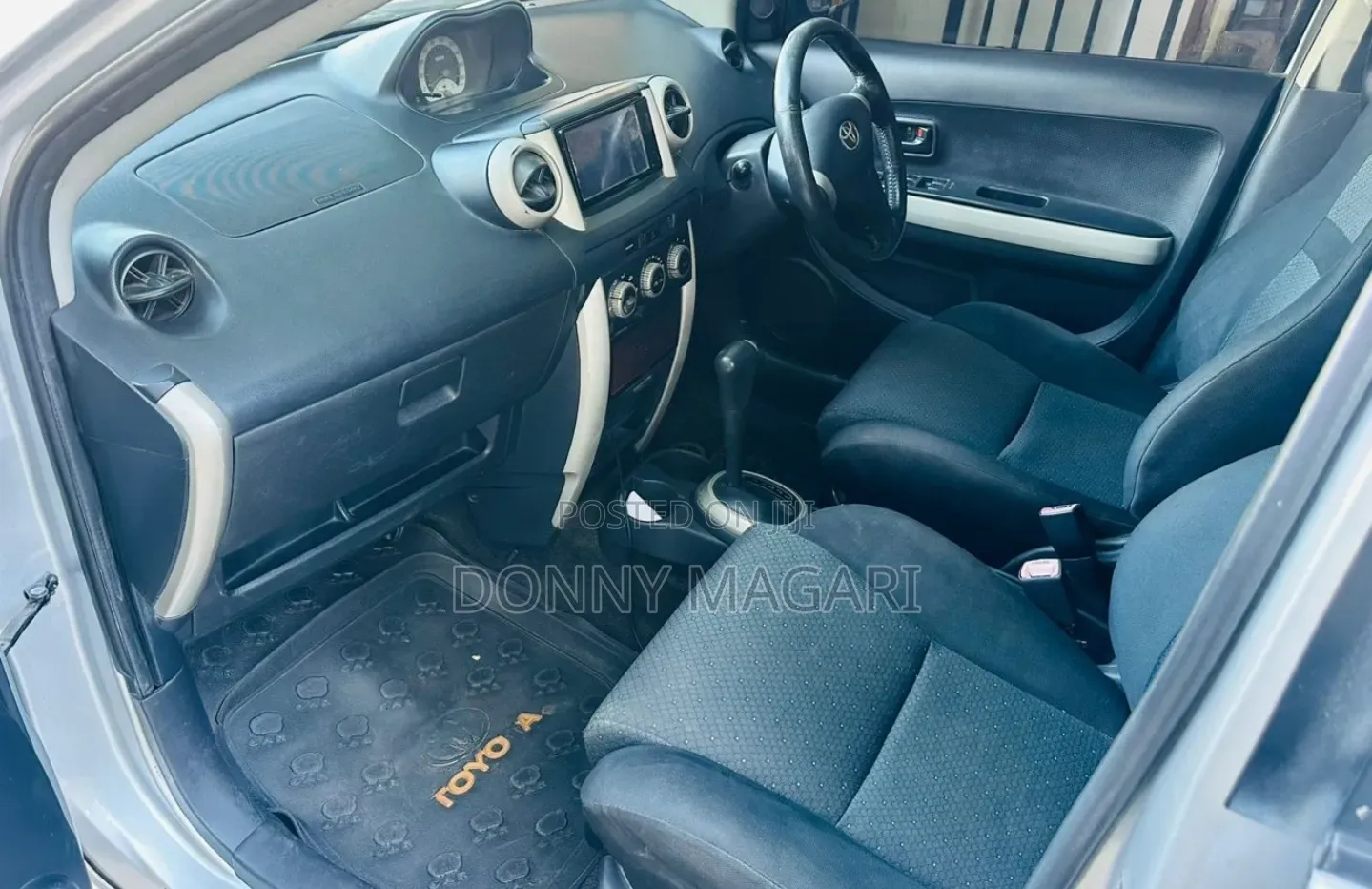 Toyota IST 2005 Silver