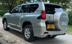 Toyota Land Cruiser Prado 2018 Silver