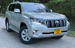Toyota Land Cruiser Prado 2018 Silver