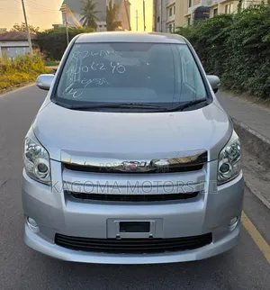 Toyota Noah 2008 Silver