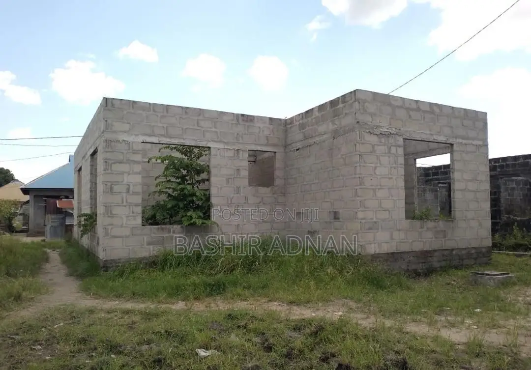 3bdrm House in Goba for sale