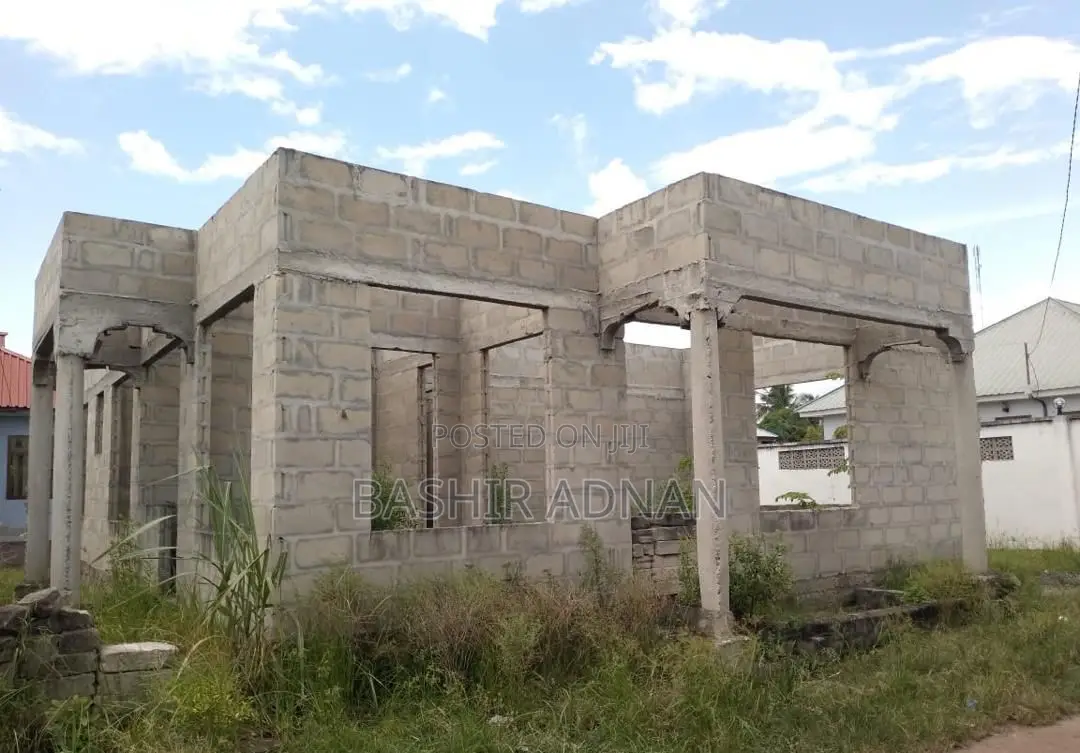 3bdrm House in Goba for sale