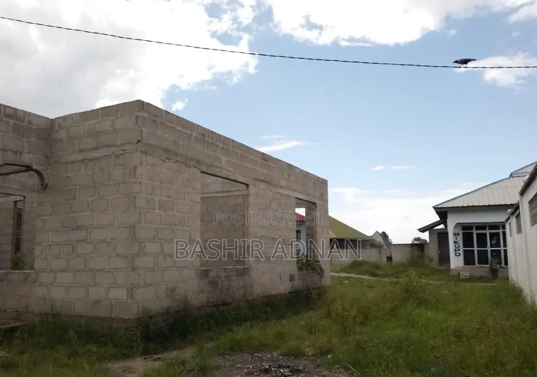 3bdrm House in Goba for sale