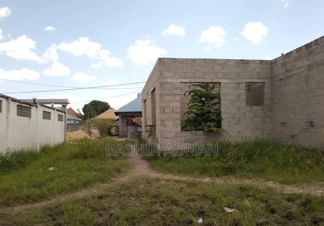 3bdrm House in Goba for sale