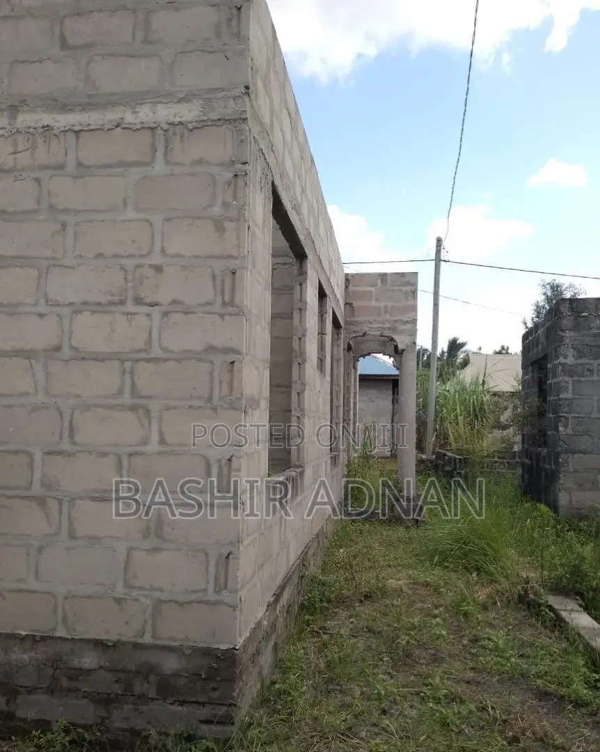 3bdrm House in Goba for sale