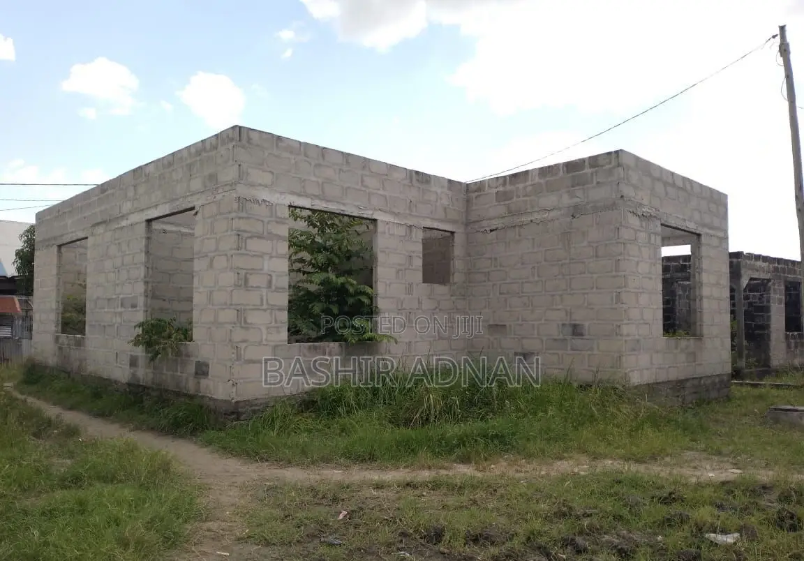 3bdrm House in Goba for sale