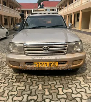 Toyota Land Cruiser 2010 Silver