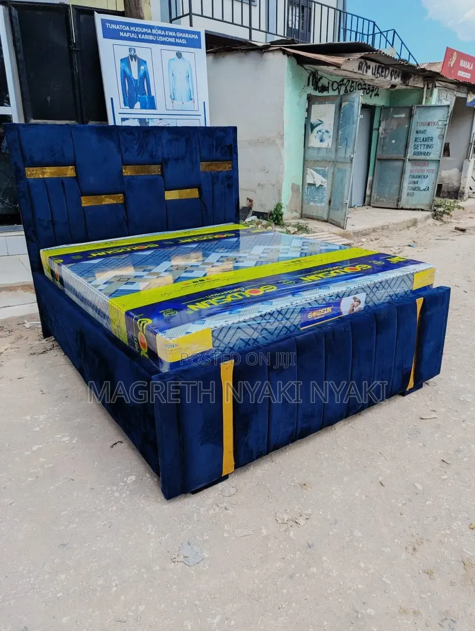 Kitanda Cha Bed Sofa 5 Kwa 6 Kimetumika Kidogo
