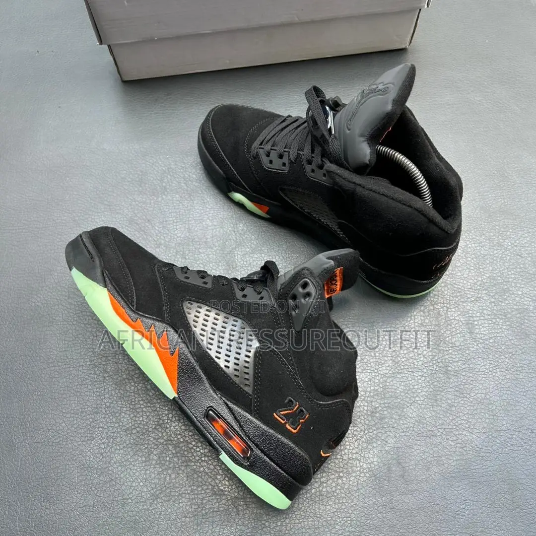 Nike Air Jordan 5 Retro Sneakers