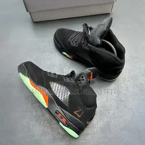 Nike Air Jordan 5 Retro Sneakers