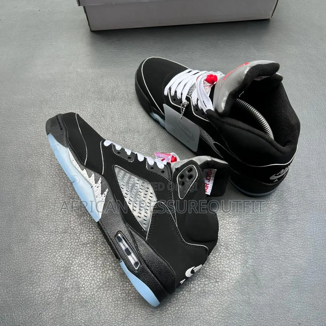Nike Air Jordan 5 Retro Sneakers