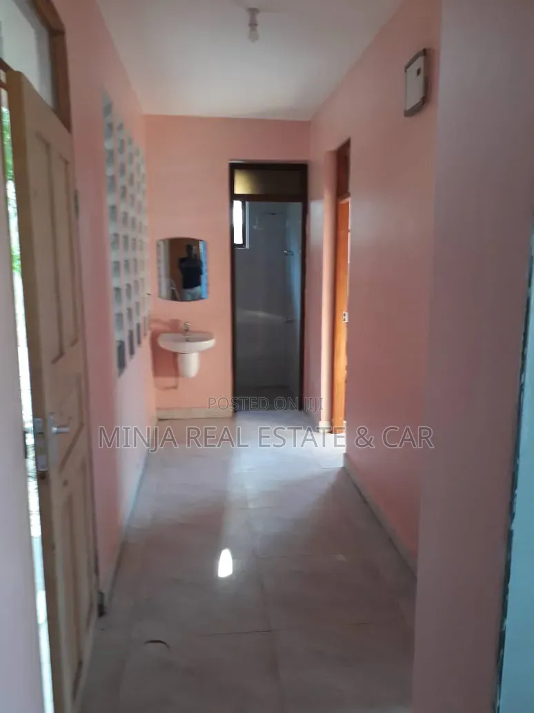 8bdrm House in Kigamboni for sale