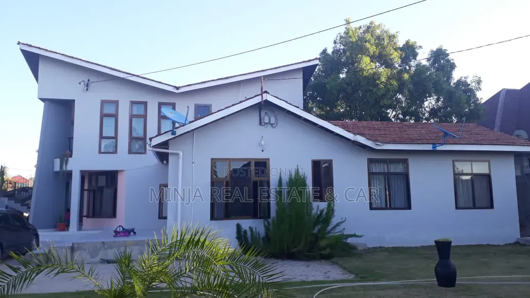 8bdrm House in Kigamboni for sale