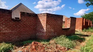 Boma La Vyuma Viwili Linauzwa Msata Chalinze