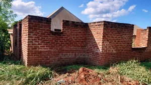 Boma La Vyuma Viwili Linauzwa Msata Chalinze