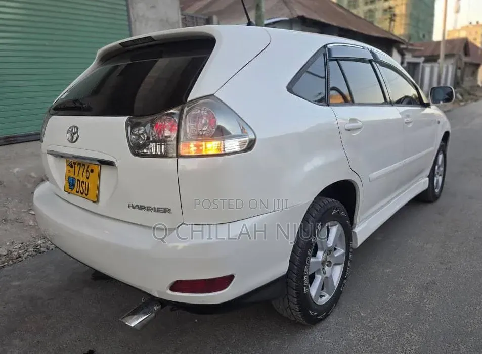 Toyota Harrier 2005 White