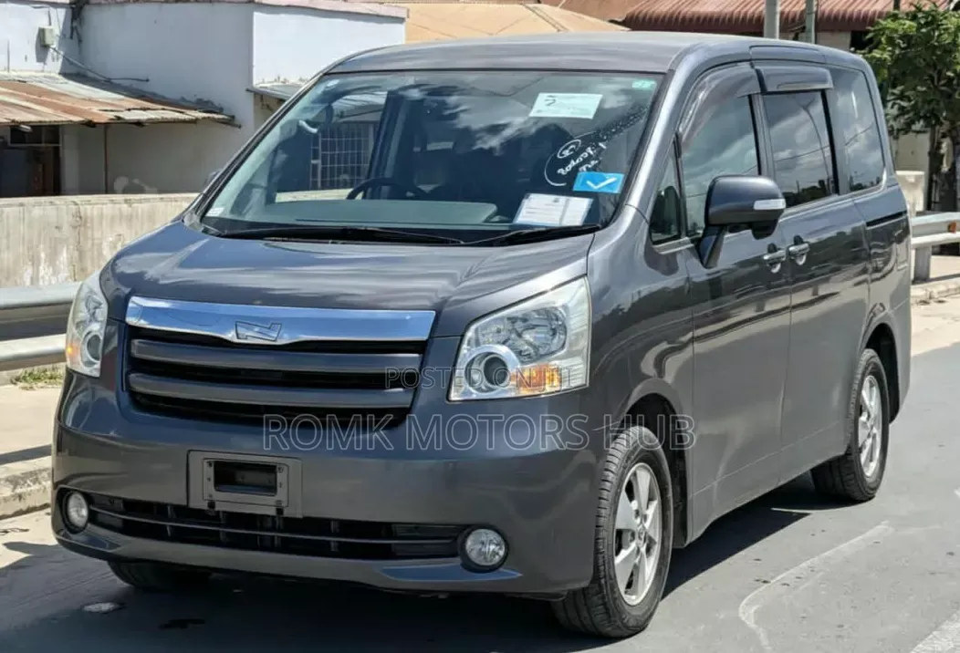 Toyota Noah 2008 Matt Black