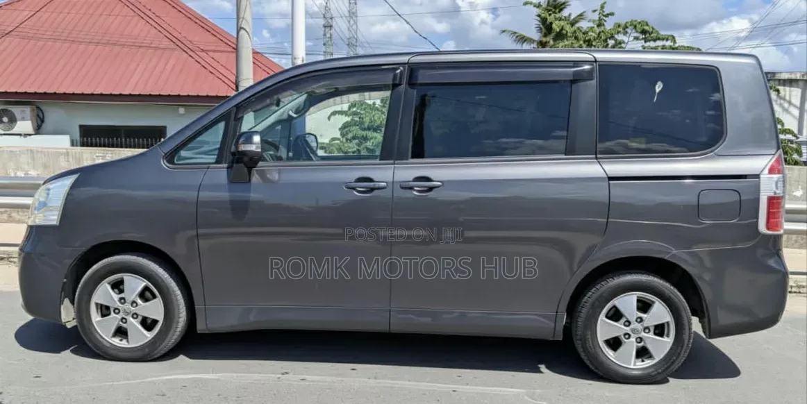 Toyota Noah 2008 Matt Black