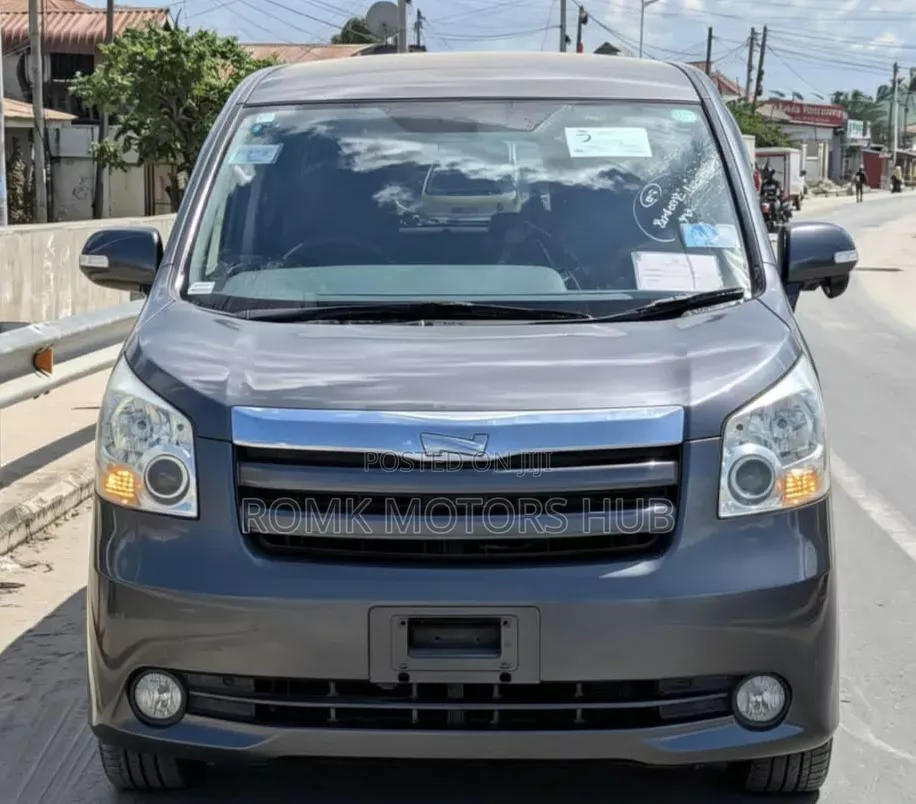 Toyota Noah 2008 Matt Black