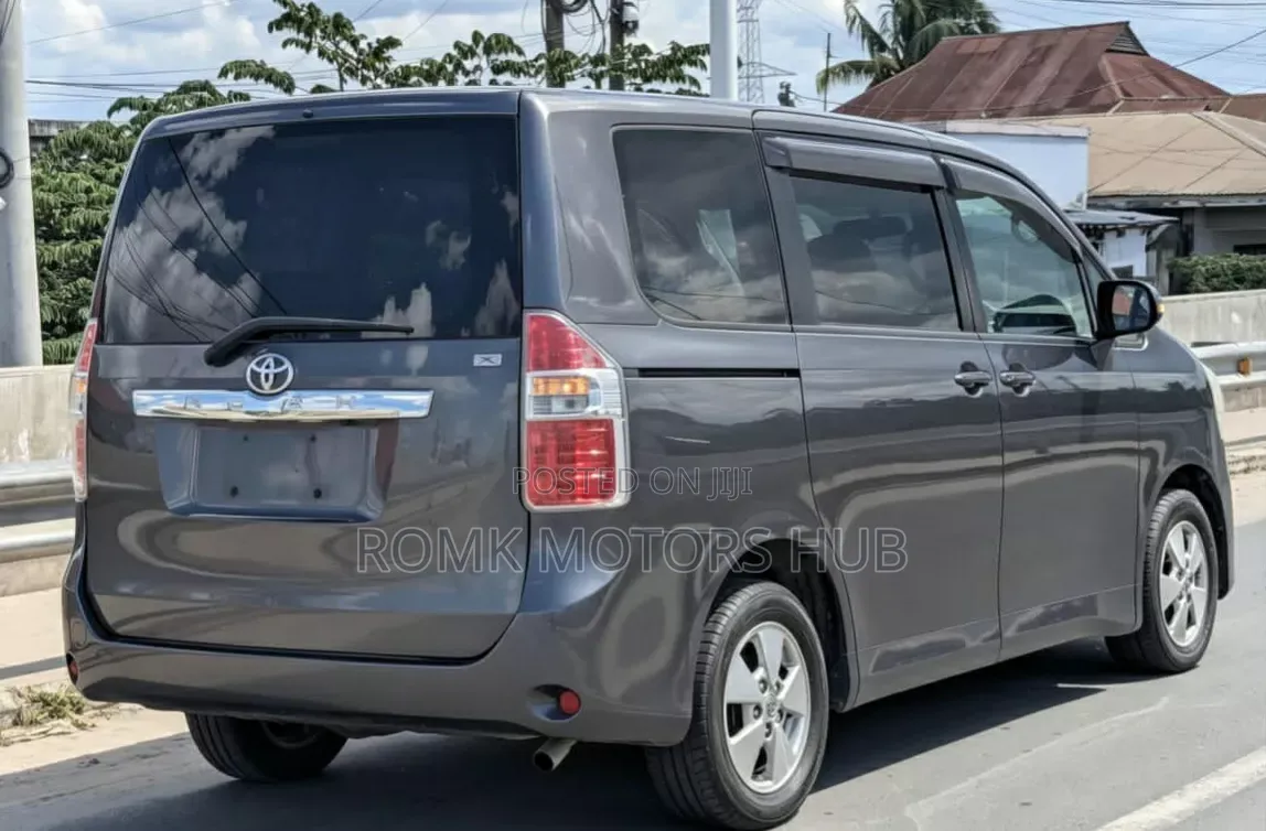 Toyota Noah 2008 Matt Black