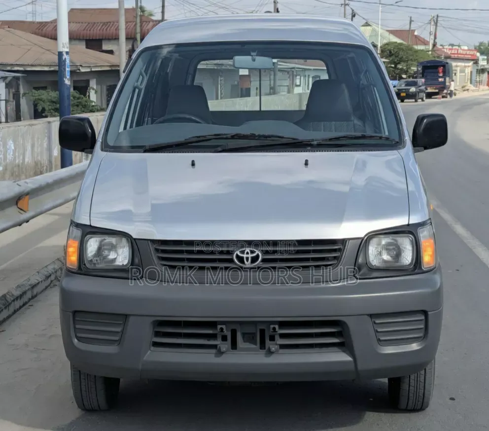 Toyota LiteAce Noah 2001 Silver