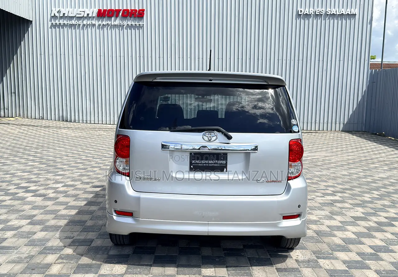Toyota Corolla Rumion 2008 Silver