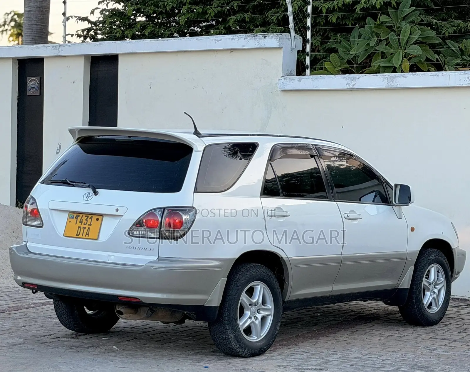 Toyota Harrier 2001 White
