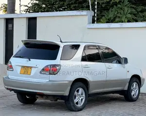 Toyota Harrier 2001 White