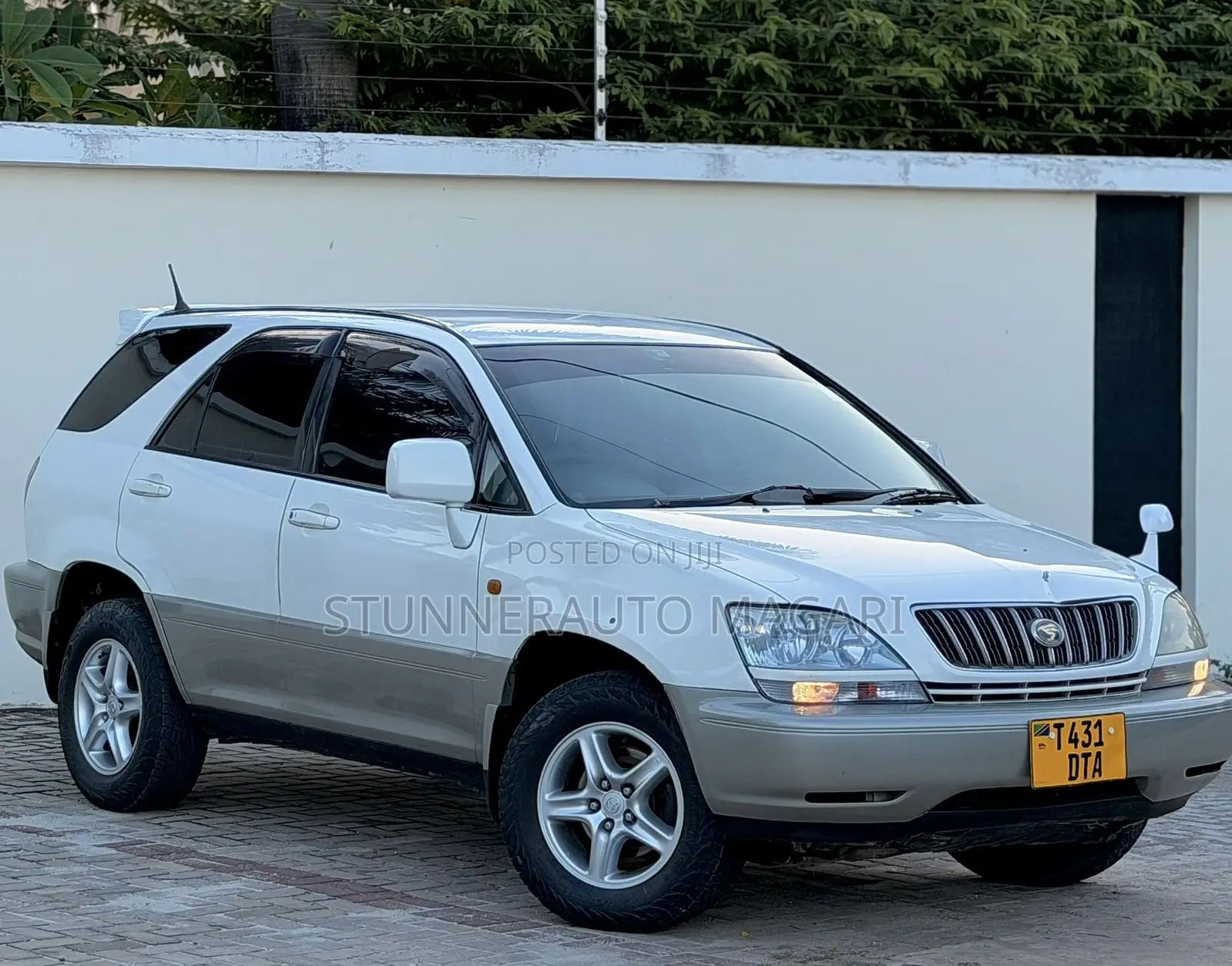 Toyota Harrier 2001 White