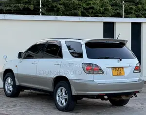 Toyota Harrier 2001 White