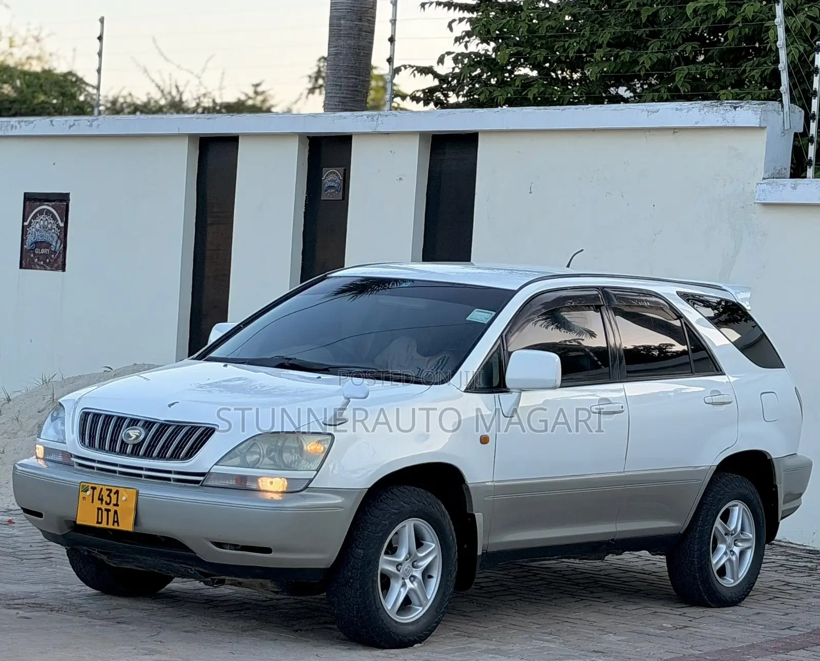 Toyota Harrier 2001 White