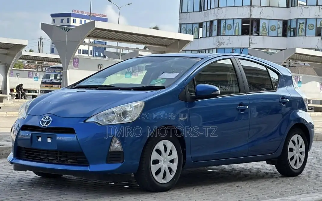 Toyota Aqua 2013 Blue