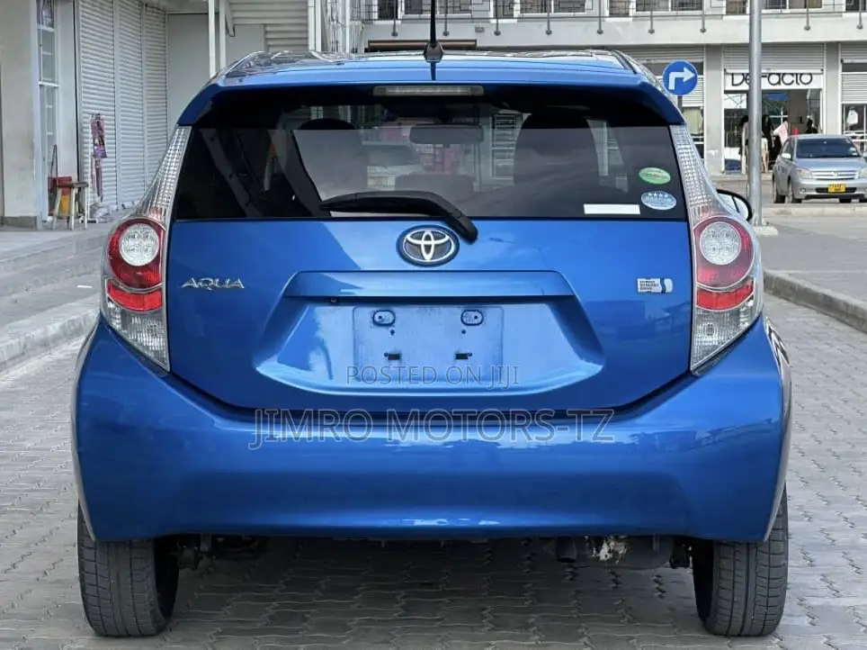 Toyota Aqua 2013 Blue