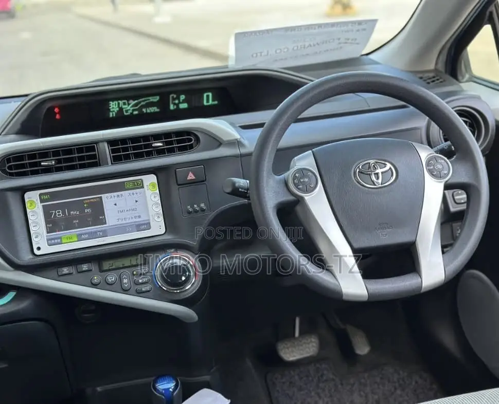 Toyota Aqua 2013 Blue