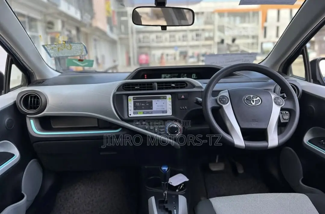 Toyota Aqua 2013 Blue