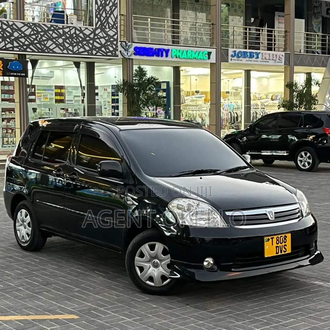 Toyota Raum 1.5 AWD 2005 Black