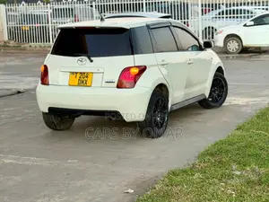 Toyota IST 2004 White