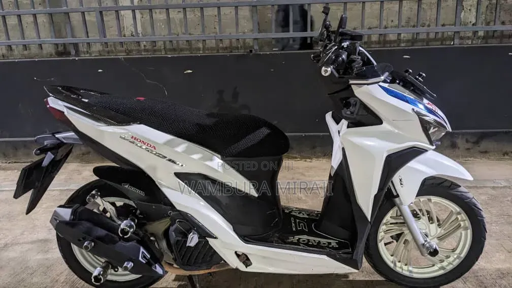 Honda CBX 2022 Silver